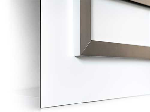 Frame on the back of the aluminium plate